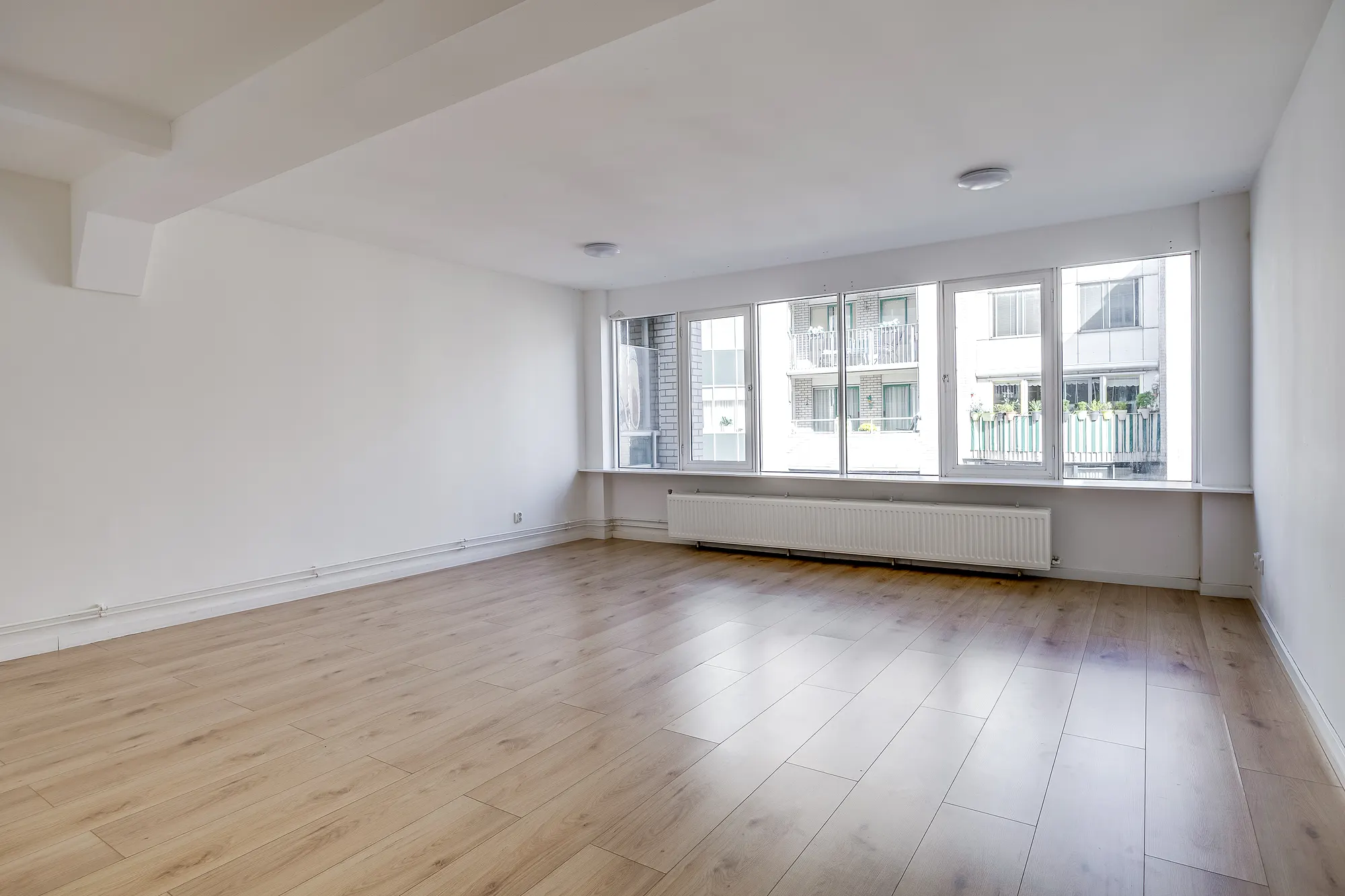 Antonlaan 120-A, Zeist, living room with wide window sill and view