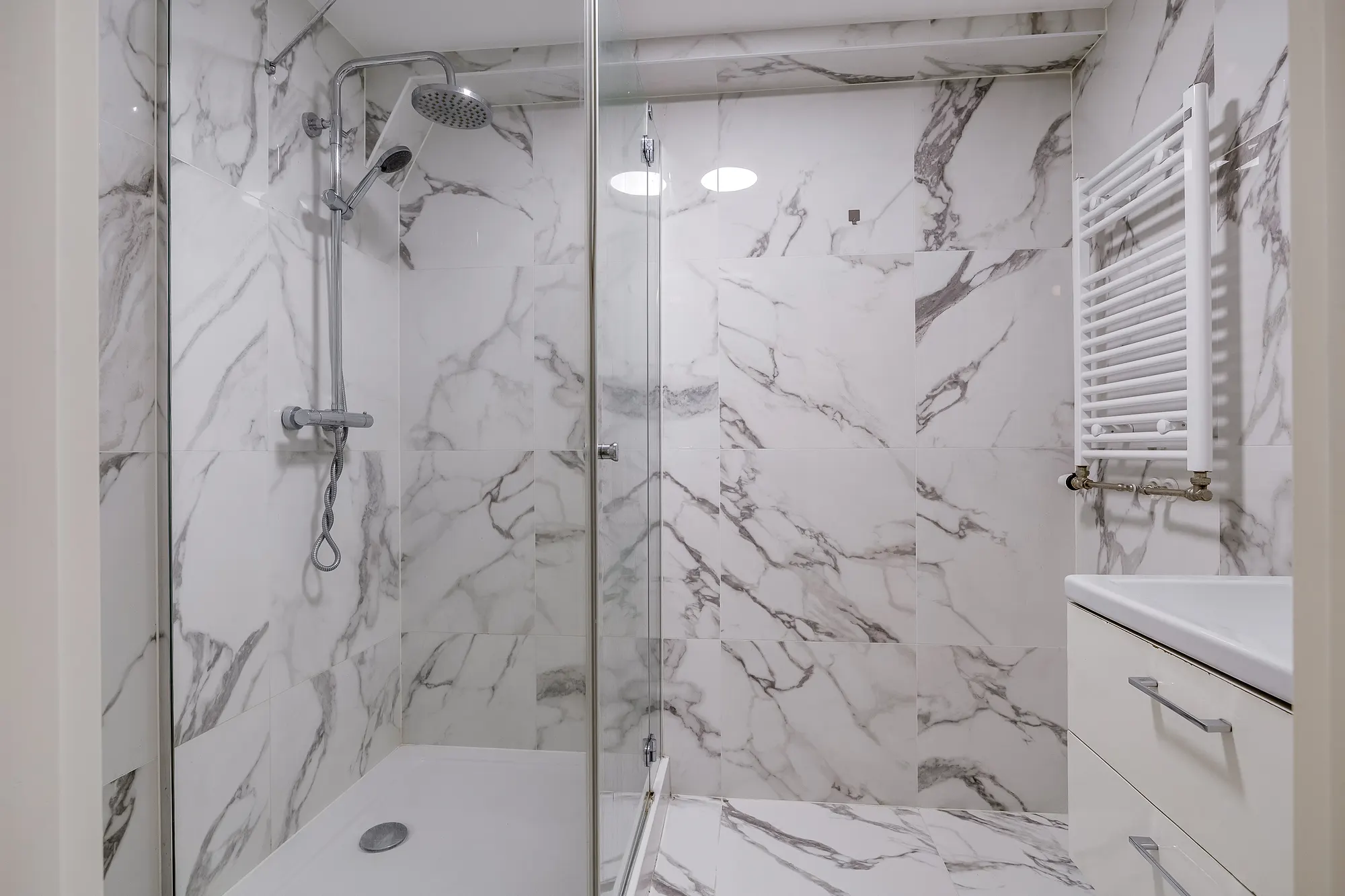 Antonlaan 120-A, Zeist, bathroom with walk-in shower in marble-look tiles