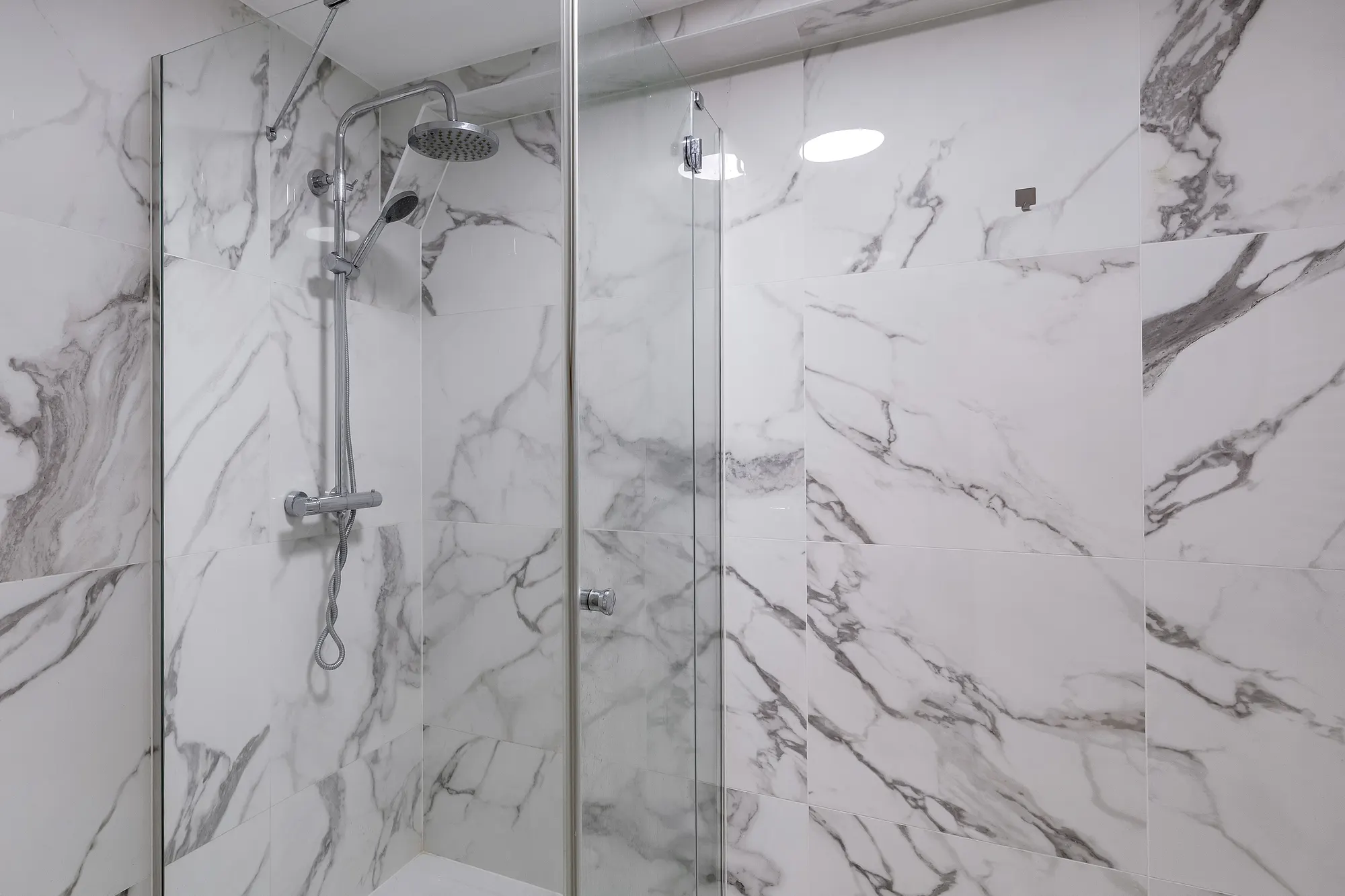 Antonlaan 120-A, Zeist, walk-in shower with glass wall and rain shower