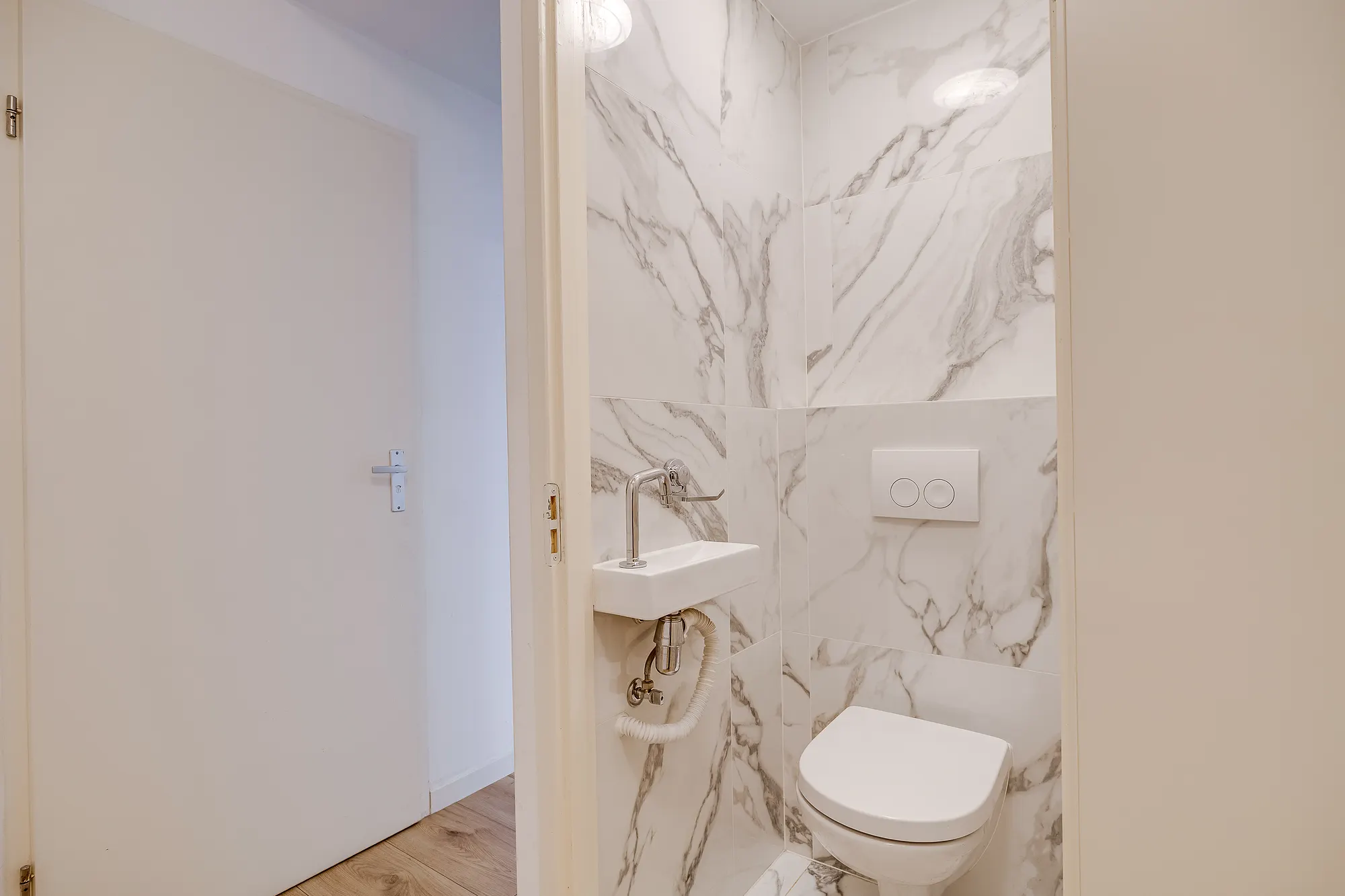 Antonlaan 120-A, Zeist, separate toilet with marble-look tiles