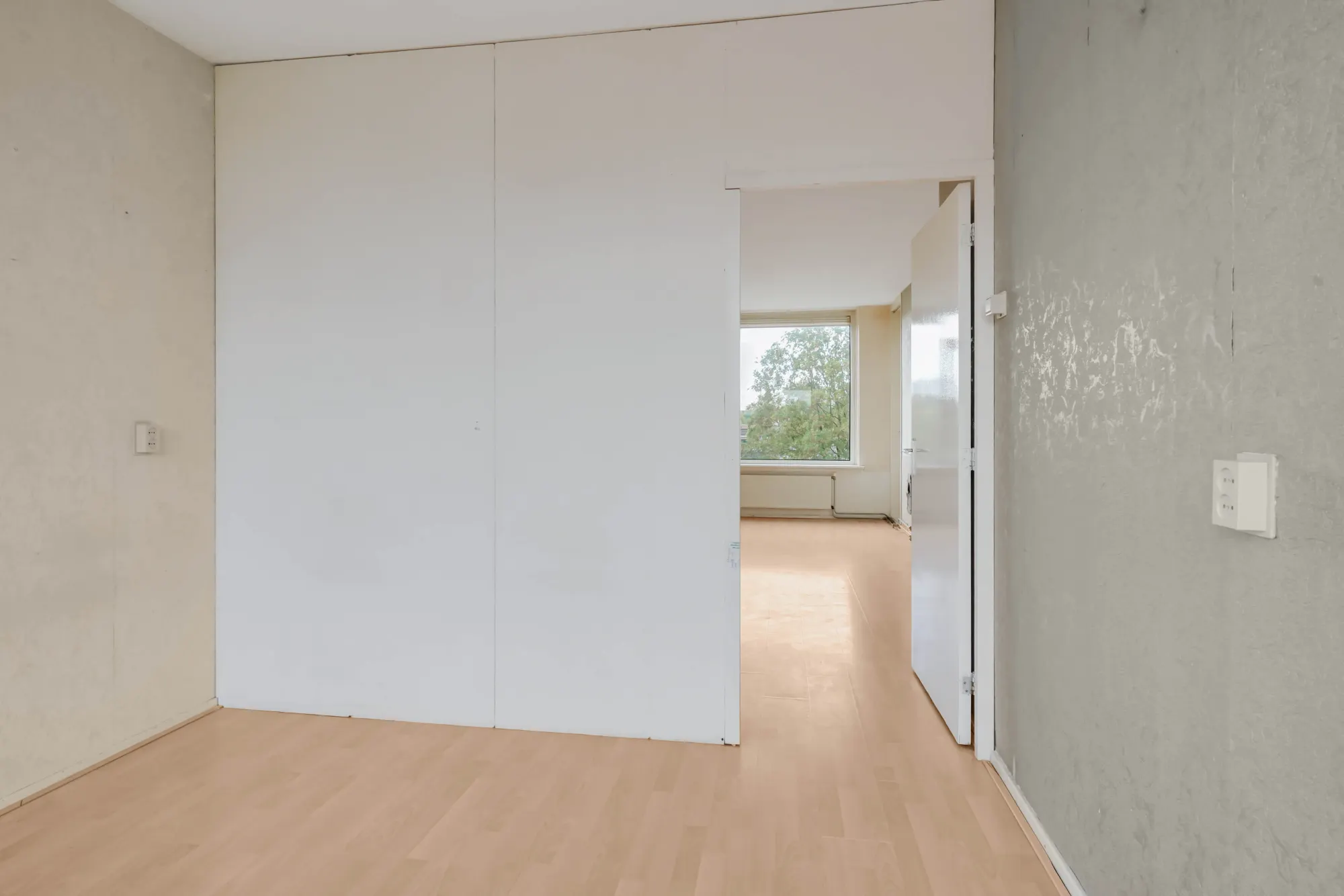 Tholenstraat 114, Rotterdam — bedroom with window and door