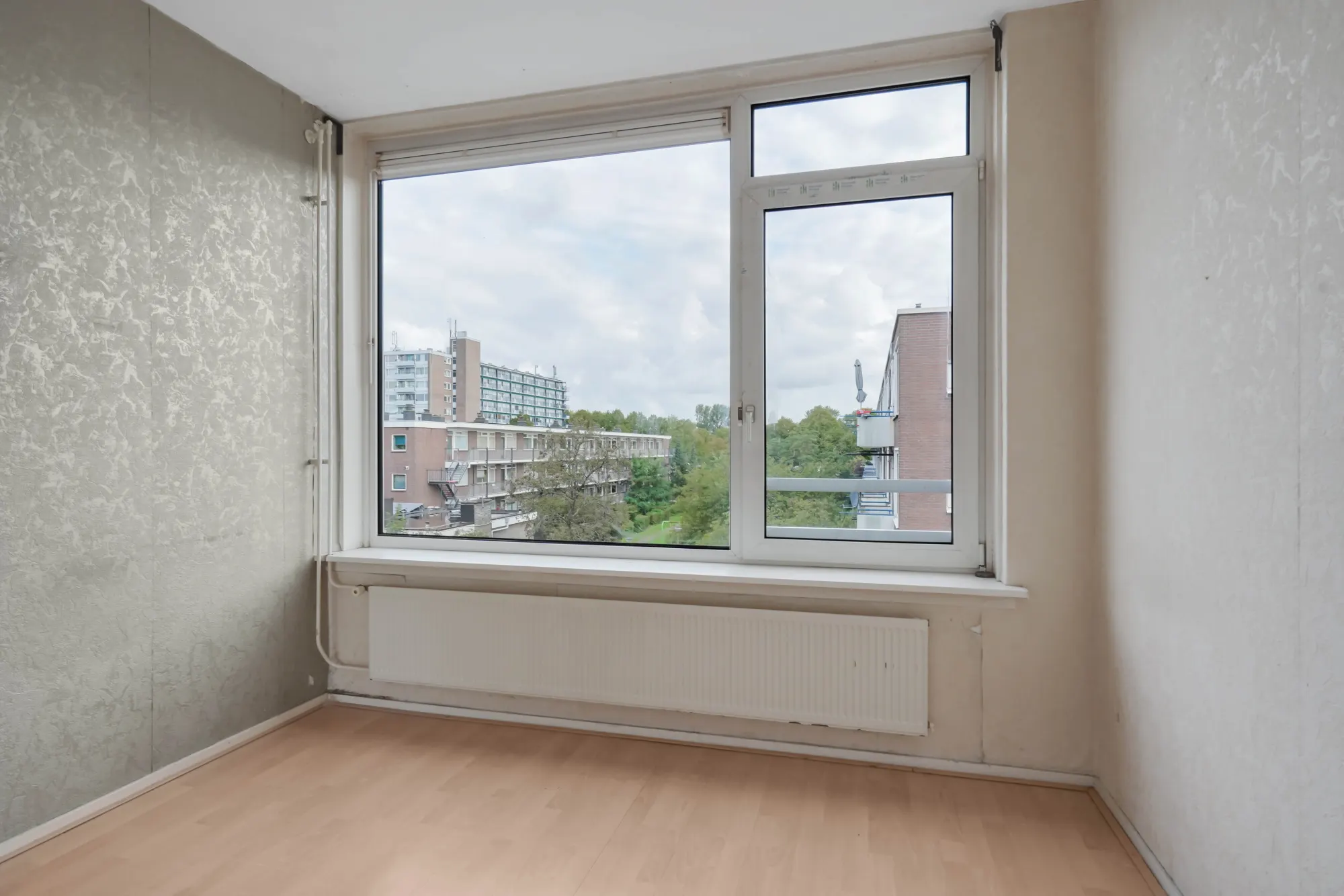 Tholenstraat 114, Rotterdam — bedroom with view of the surroundings
