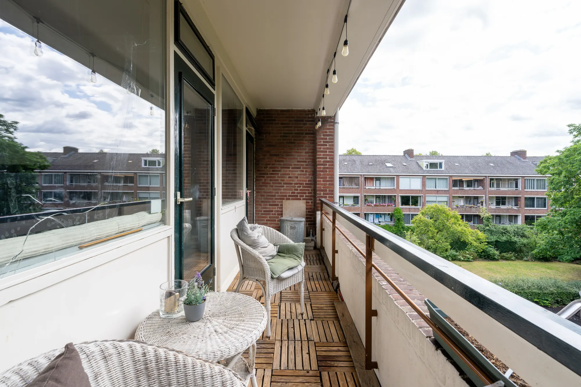 Zeelandstraat 34 III, Amsterdam — balkon met loungehoek