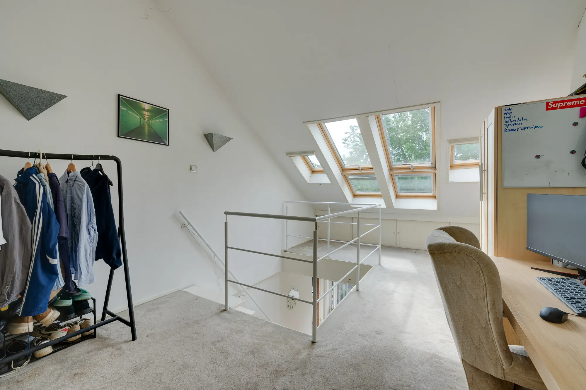 Zeelandstraat 34 III, Amsterdam — werkplek onder de kap